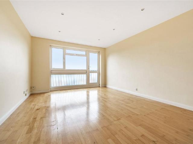 Flat for rent in Barnet, New Barnet