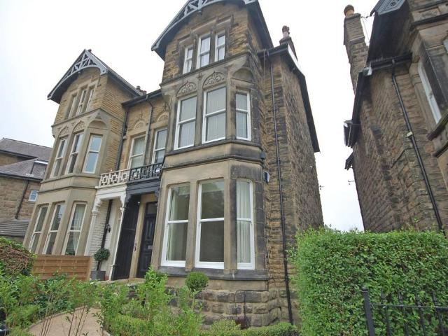 Flat for rent in High Harrogate, Harrogate