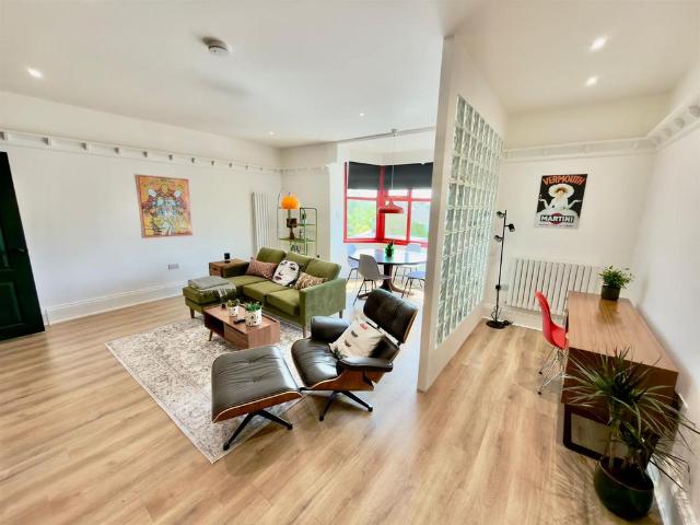 Flat for rent in Bardsey, West Yorkshire