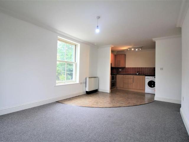 Apartment for rent in Lakenham, East Bank