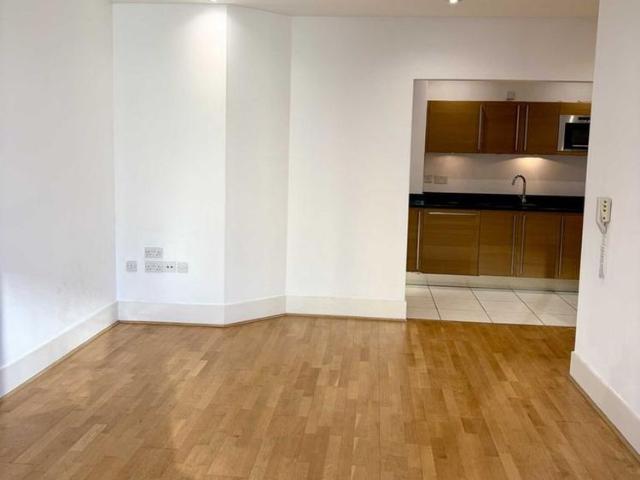 Apartment for rent in Earlsfield, Greater London
