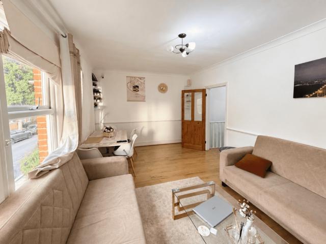 Apartment for rent in Chapel End, Highams Park