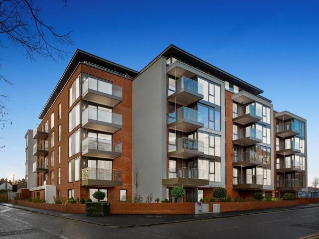 Flat for rent in Gerrards Cross, Denham