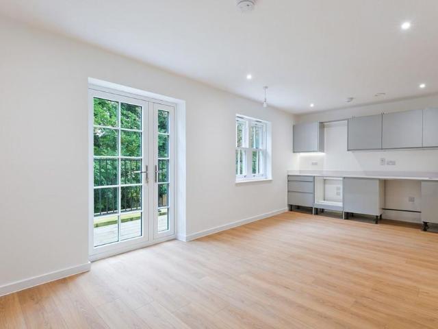Apartment for rent in London Borough of Croydon, Purley