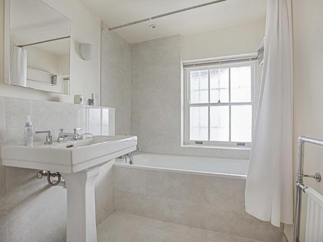 Apartment for rent in Knightsbridge, Isle Of Man