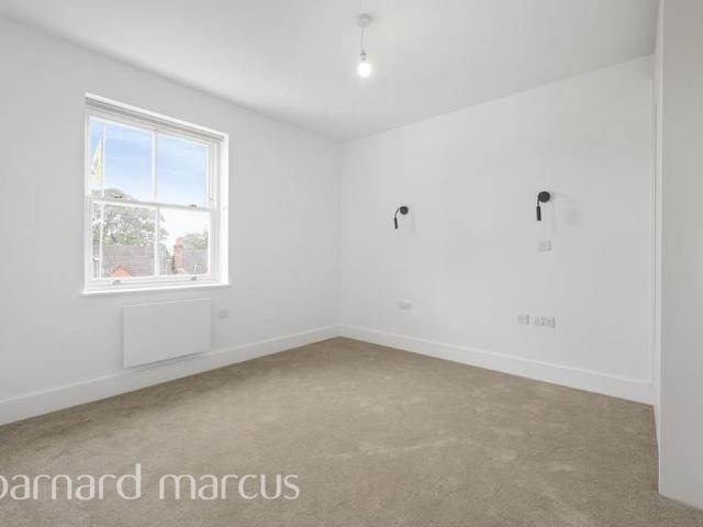 Apartment for rent in Furzedown, Greater London