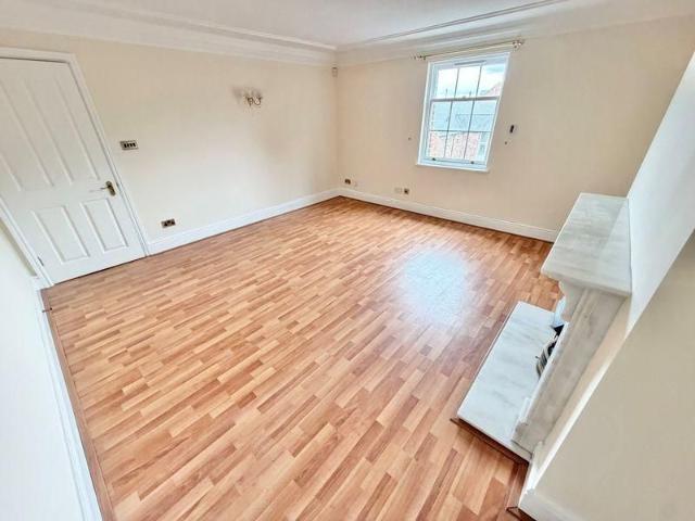 Apartment for rent in Whitby, Rossmore