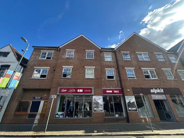 Flat for rent in Kingston Upon Thames, Norbiton