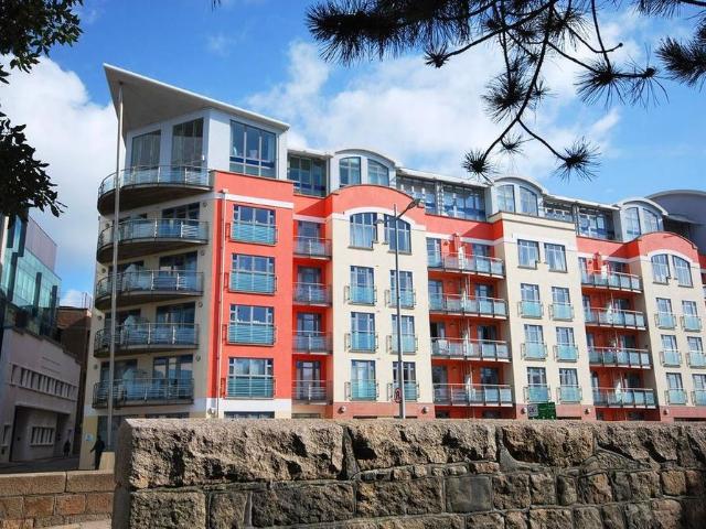 Apartment for rent in St Helier, Greater London