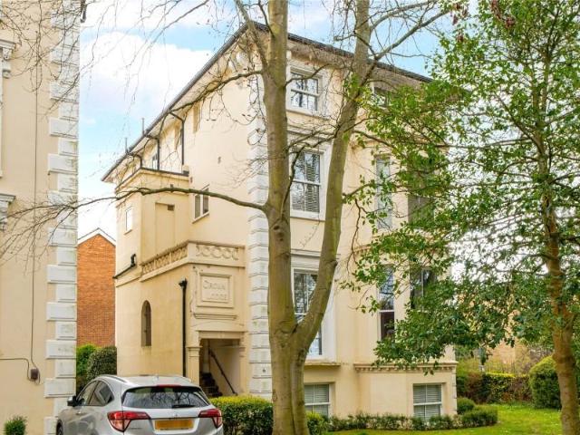 Flat for rent in Surbiton, Greater London