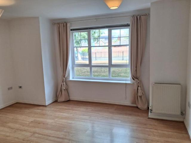 Apartment for rent in Tanyfron, Wales