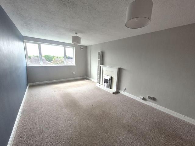 Apartment for rent in Landywood, Great Chatwell