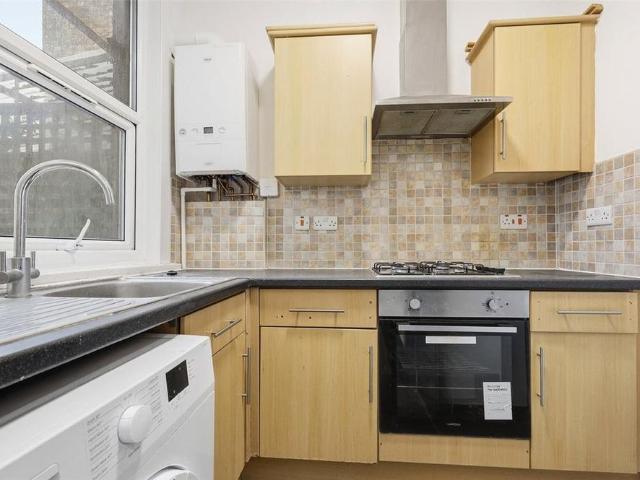 Apartment for rent in Chapel End, Highams Park