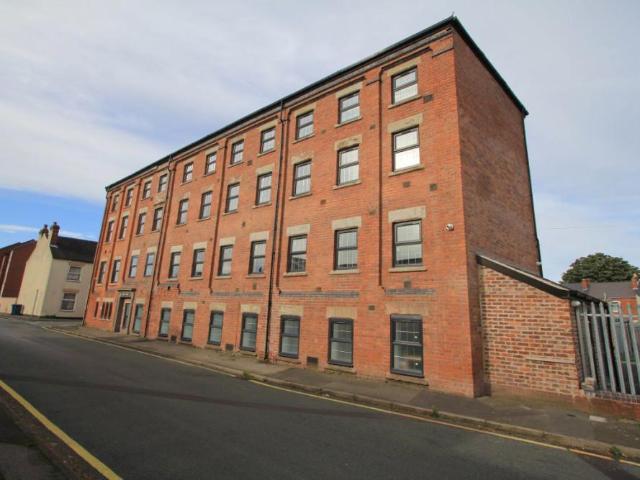 Flat for rent in Baswich, Staffordshire