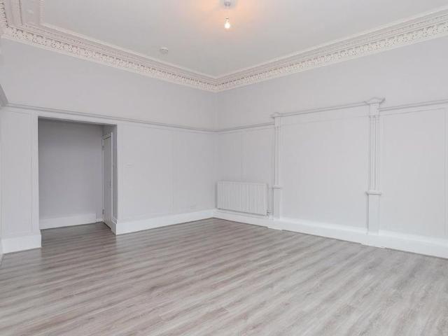 Apartment for rent in Dowanhill, Scotland