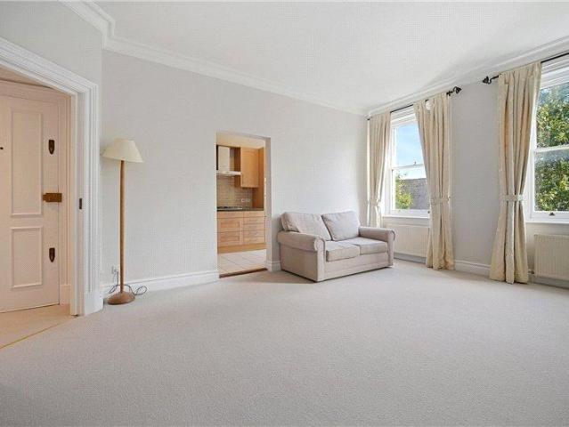 Flat for rent in South Kensington, Greater London