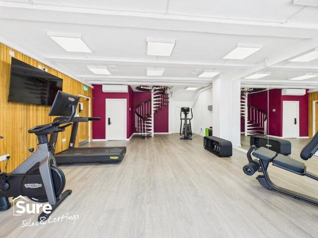 Flat for rent in The Image, Pouchen End