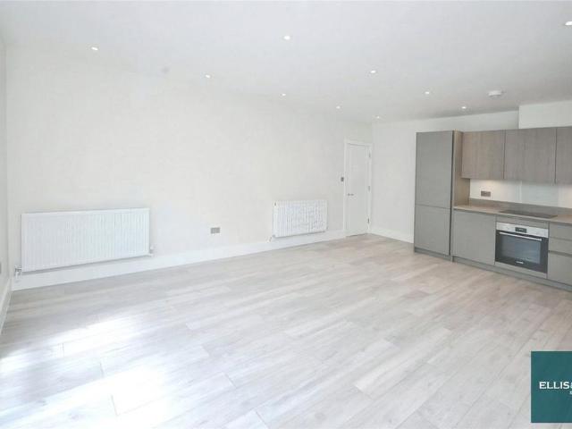 Apartment for rent in North Finchley, Greater London