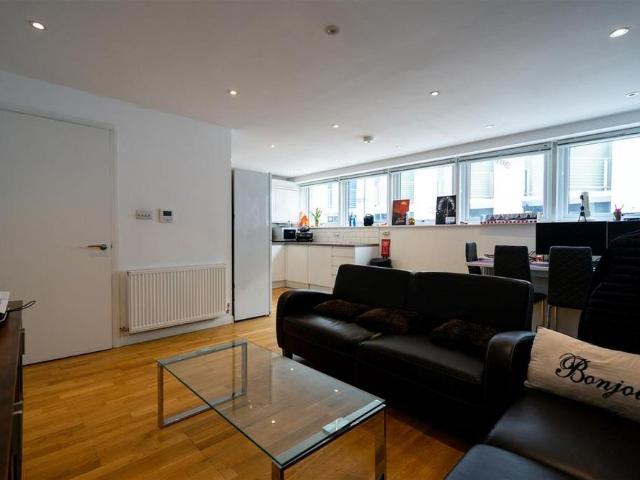Apartment for rent in Chalk Farm, Greater London