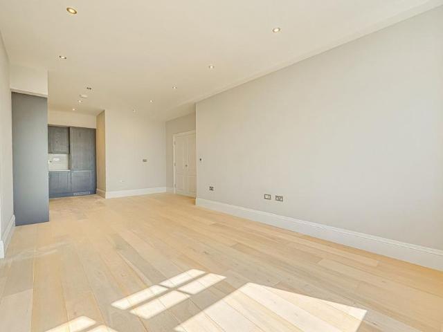 Apartment for rent in Alton Barnes, Essex