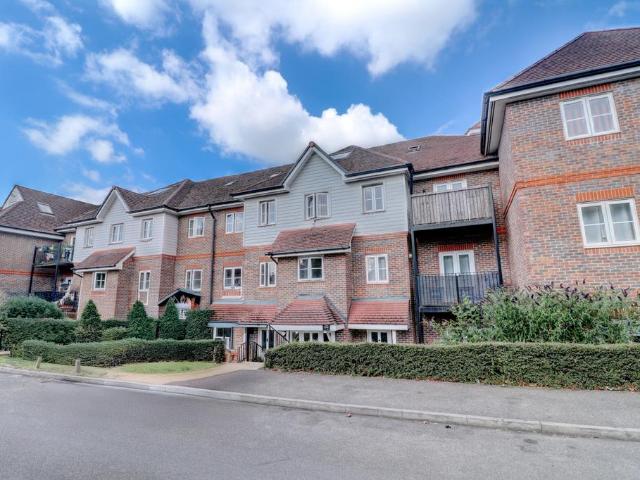Flat for rent in Loudwater, Buckinghamshire