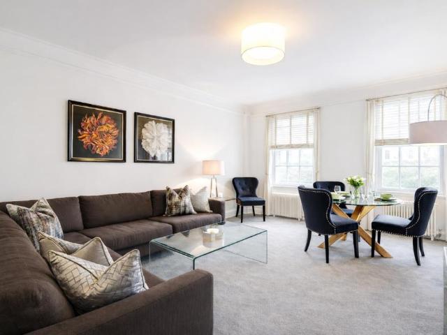 Apartment for rent in Lot's Village, Greater London