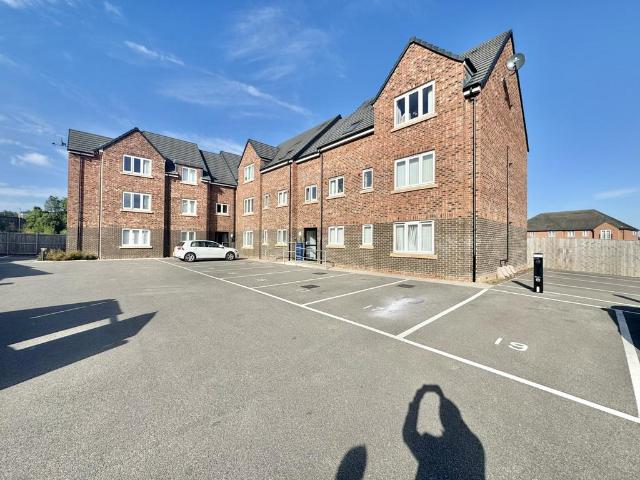 Flat for rent in Whitwood, West Yorkshire
