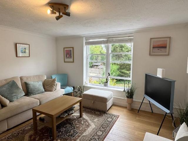 Apartment for rent in Broadwater Down, Sandown Park