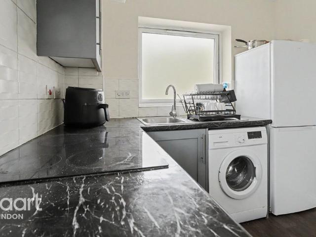 Flat for rent in Rodbourne, Swindon