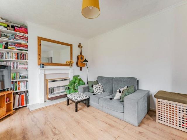 Apartment for rent in Earlham Rise, East Bank
