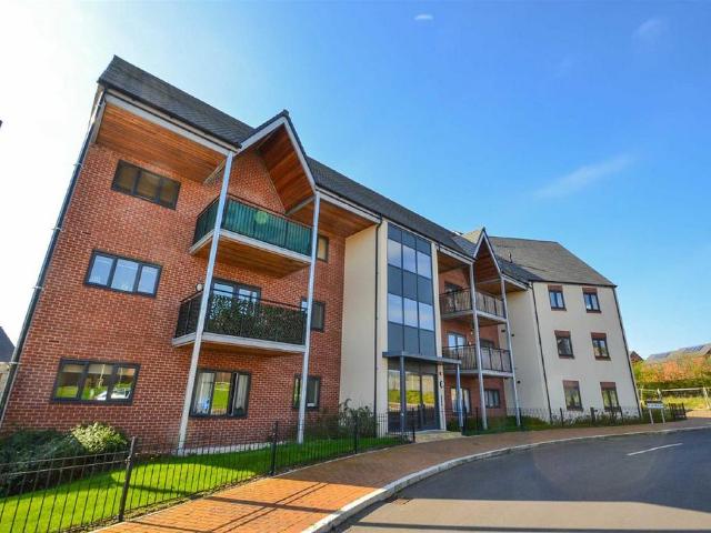 Flat for rent in Lightmoor Village, Telford