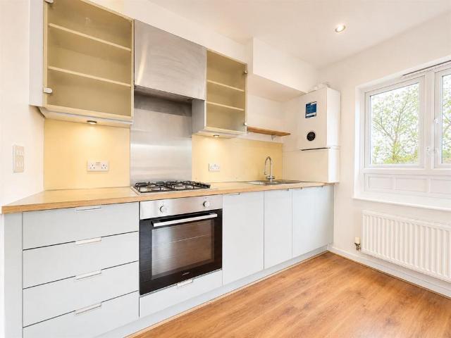 Flat for rent in Lower Feltham, Greater London