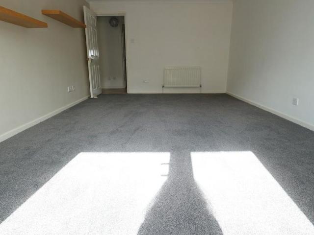Apartment for rent in Roedean