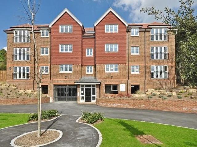 Apartment for rent in London Borough of Croydon, Purley