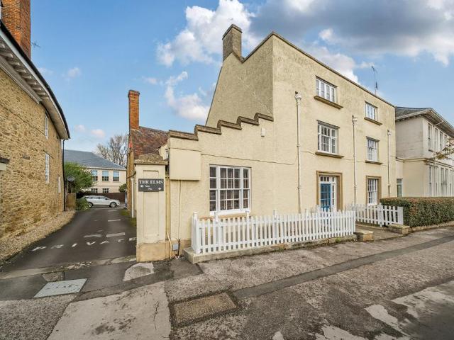 Flat for rent in Great Faringdon, Dromore