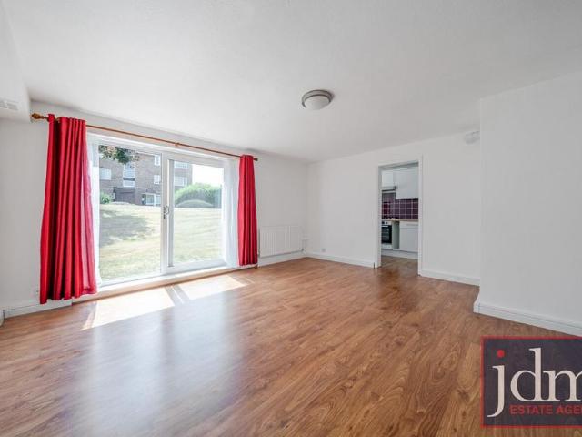 Apartment for rent in Ramsden, Greater London