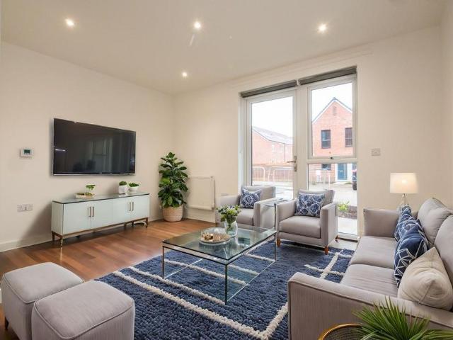 Apartment for rent in The Image, Pouchen End