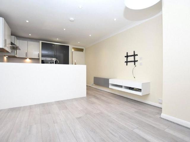 Apartment for rent in London Borough of Bromley, Greater London