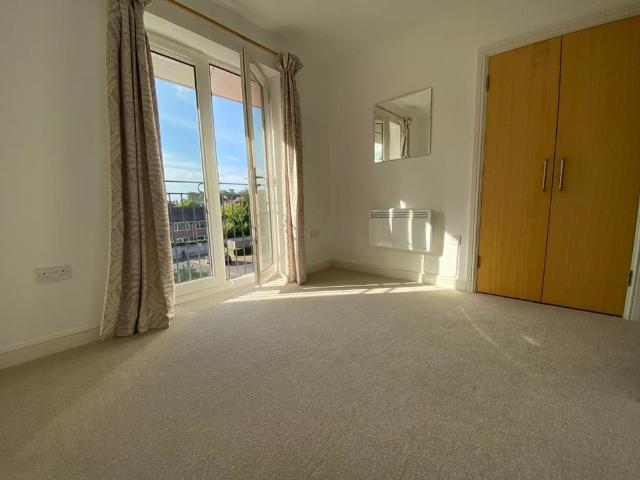 Apartment for rent in Cliff Hill, Green Close