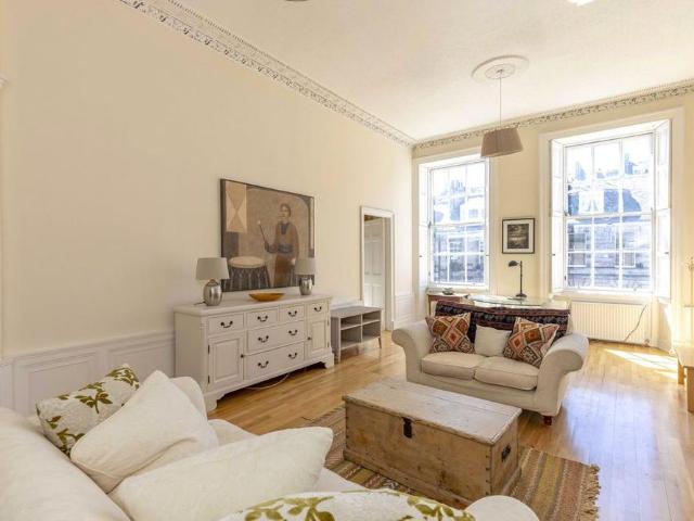 Apartment for rent in Gayfield, Broughton