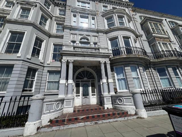 Flat for rent in Bohemia, Guestling Green