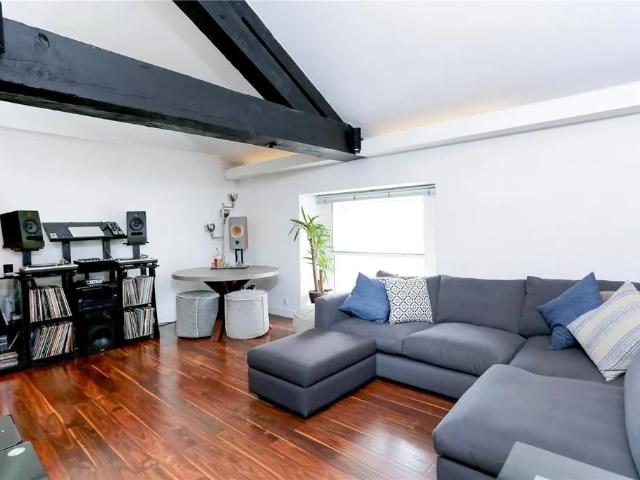 Apartment for rent in Ratcliffe, Greater London