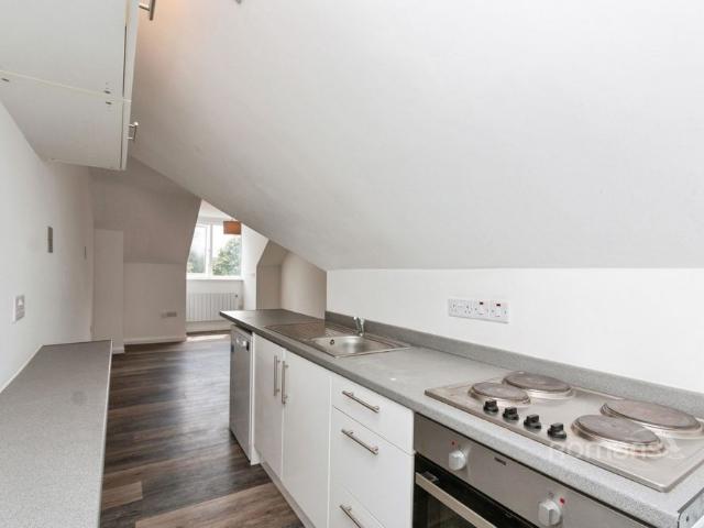 Apartment for rent in Mindenhurst, Heol-las
