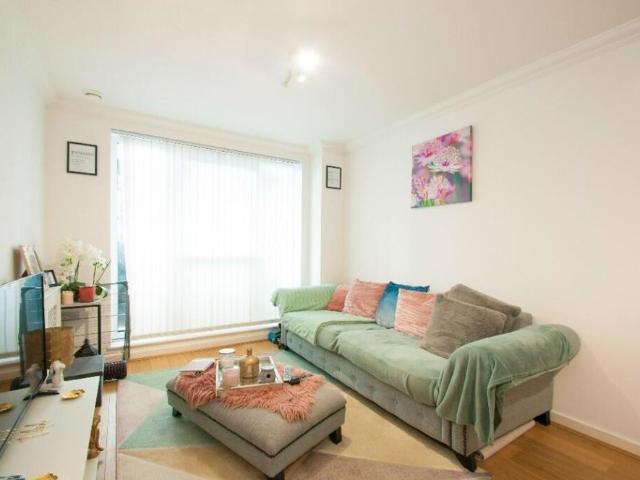 Apartment for rent in Slough