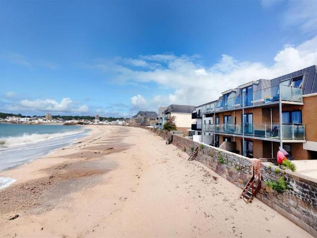 Flat for rent in Penweathers, Cornwall