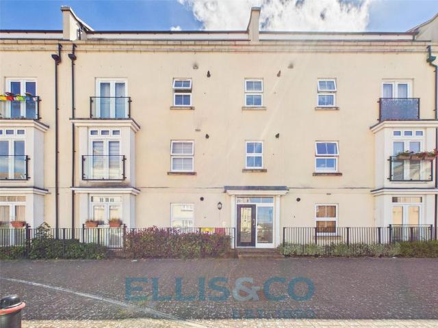 Flat for rent in Brook Street, Bourne Vale
