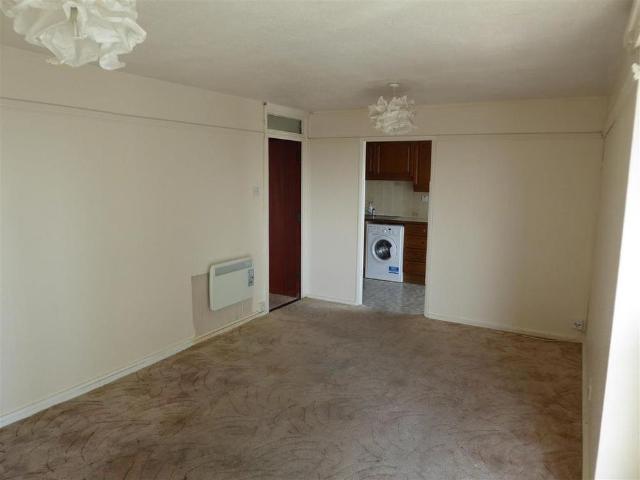 Apartment for rent in East Cliff, Acol