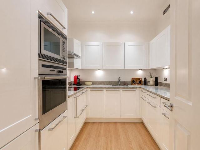 Apartment for rent in St. John's Wood, Greater London