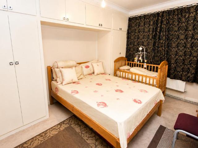 Flat for rent in London Borough of Merton, Greater London