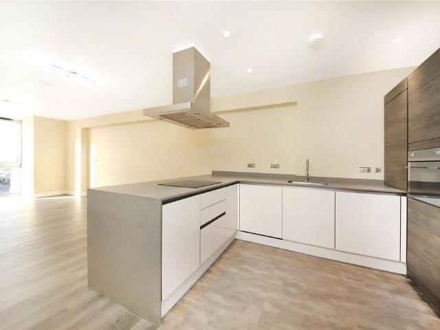 Flat for rent in London Borough of Croydon, Greater London